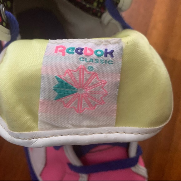 Ladies Reebok Classic Sneakers - Picture 7 of 11